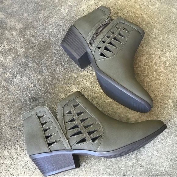 Soda Shoes - Last 1! Soda Khaki 1.5” Low Heel Ankle Bootie 10